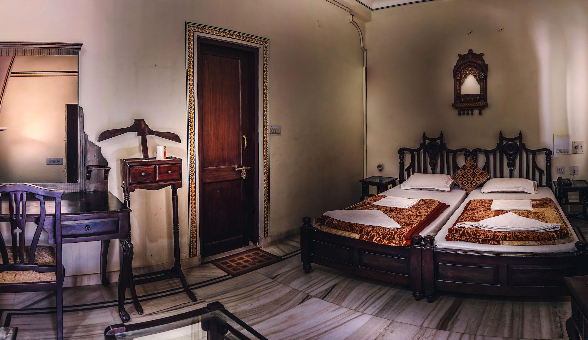 Hotel Krishna Palace - A Heritage 3*