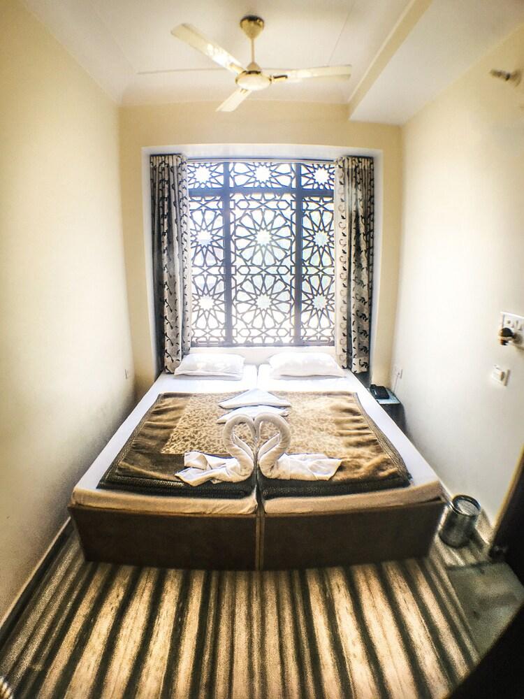 Hotel Krishna Palace - A Heritage 3*
