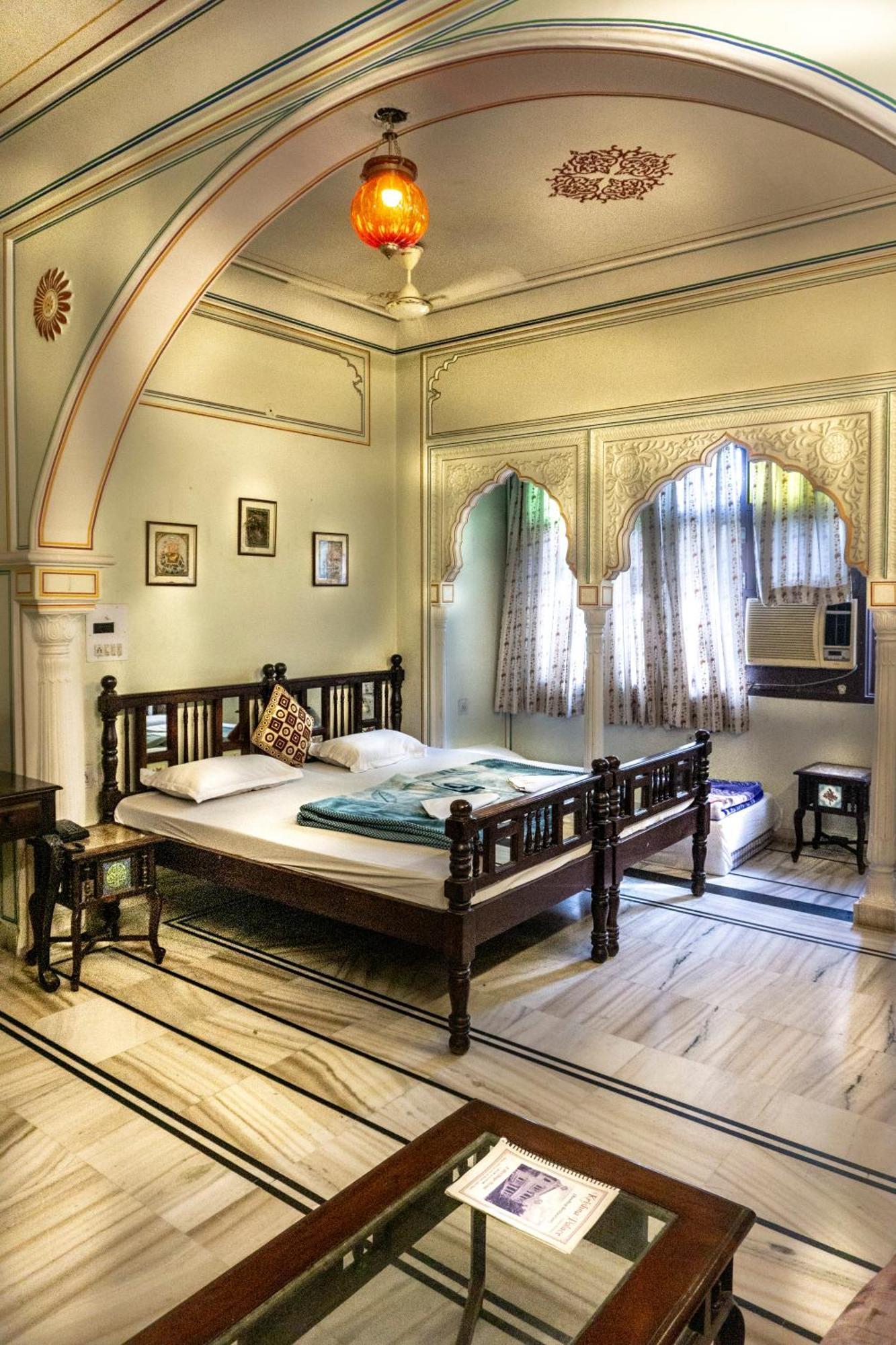 Hotel Krishna Palace - A Heritage 3*