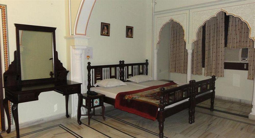 Hotel Krishna Palace - A Heritage 3*