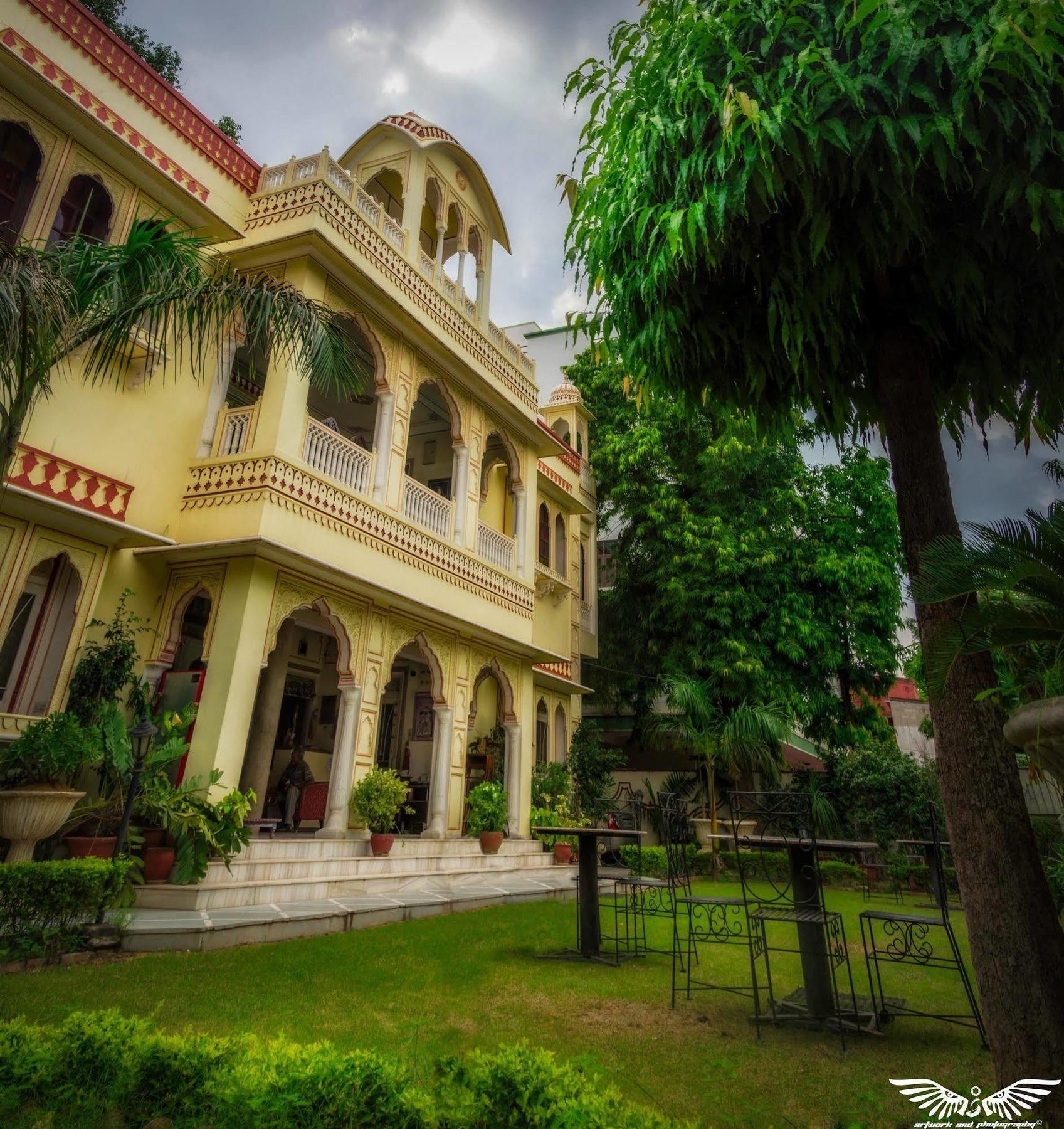 Hotel Krishna Palace - A Heritage 3*